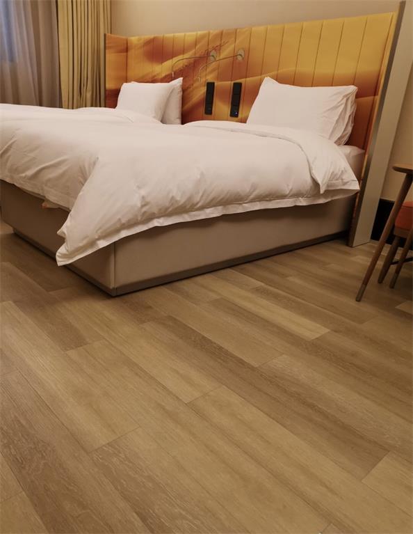 重庆SPC地板安装地面不平整怎么办